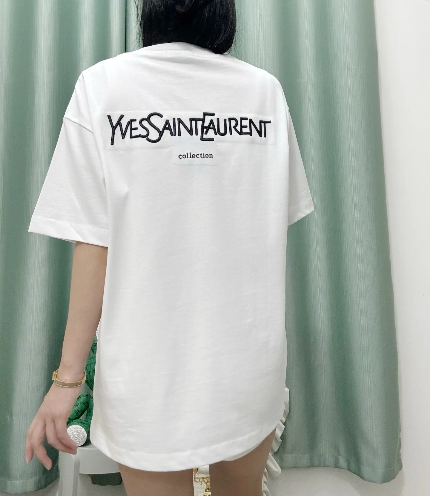 White ， Same Style